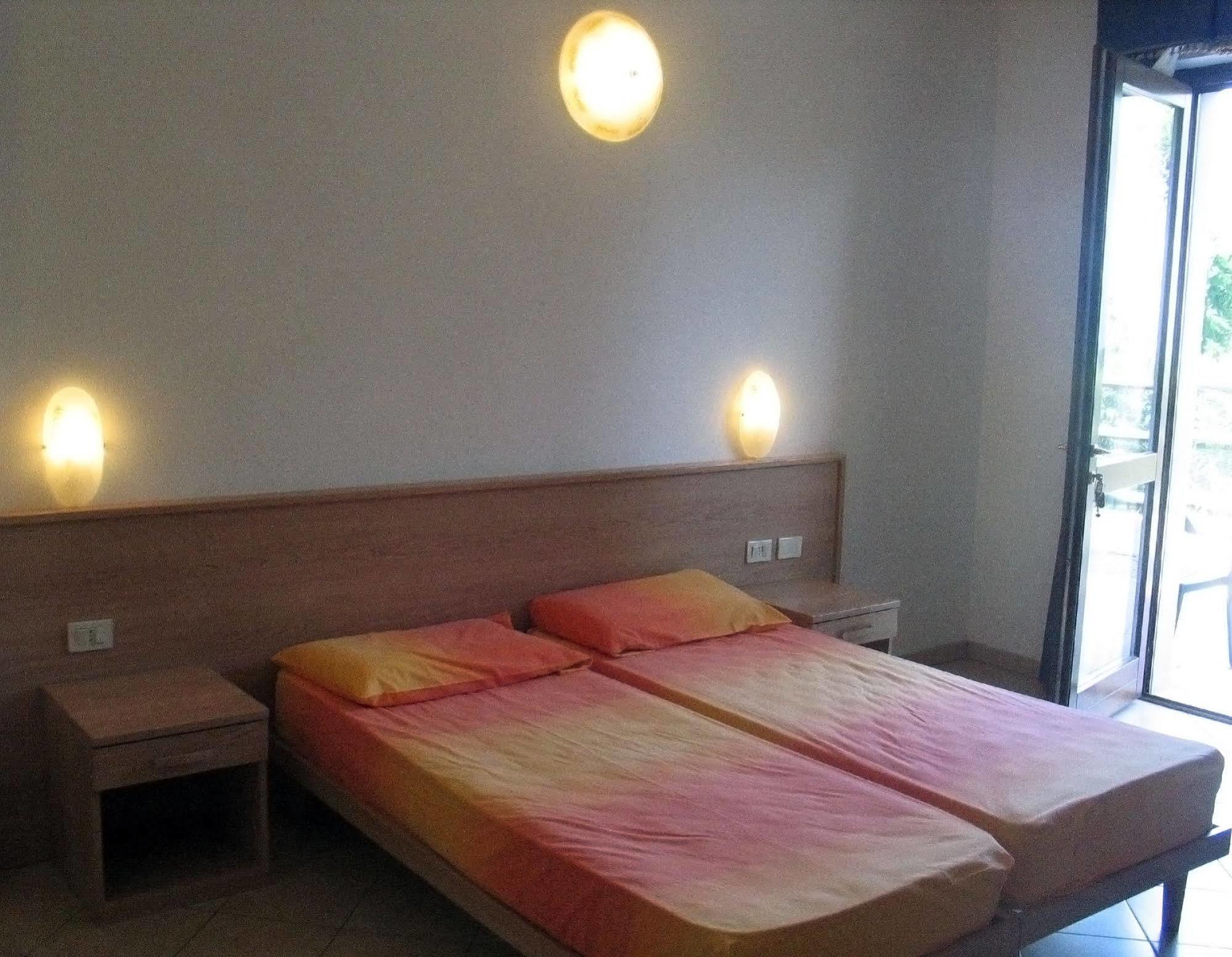 Residence Oasi 리몬네술가르다 외부 사진